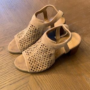 Taupe Franco Sarto sandals, chunky heel size 7.5